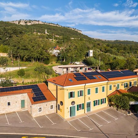 Vila Robida & Spa Crni Kal Экстерьер фото