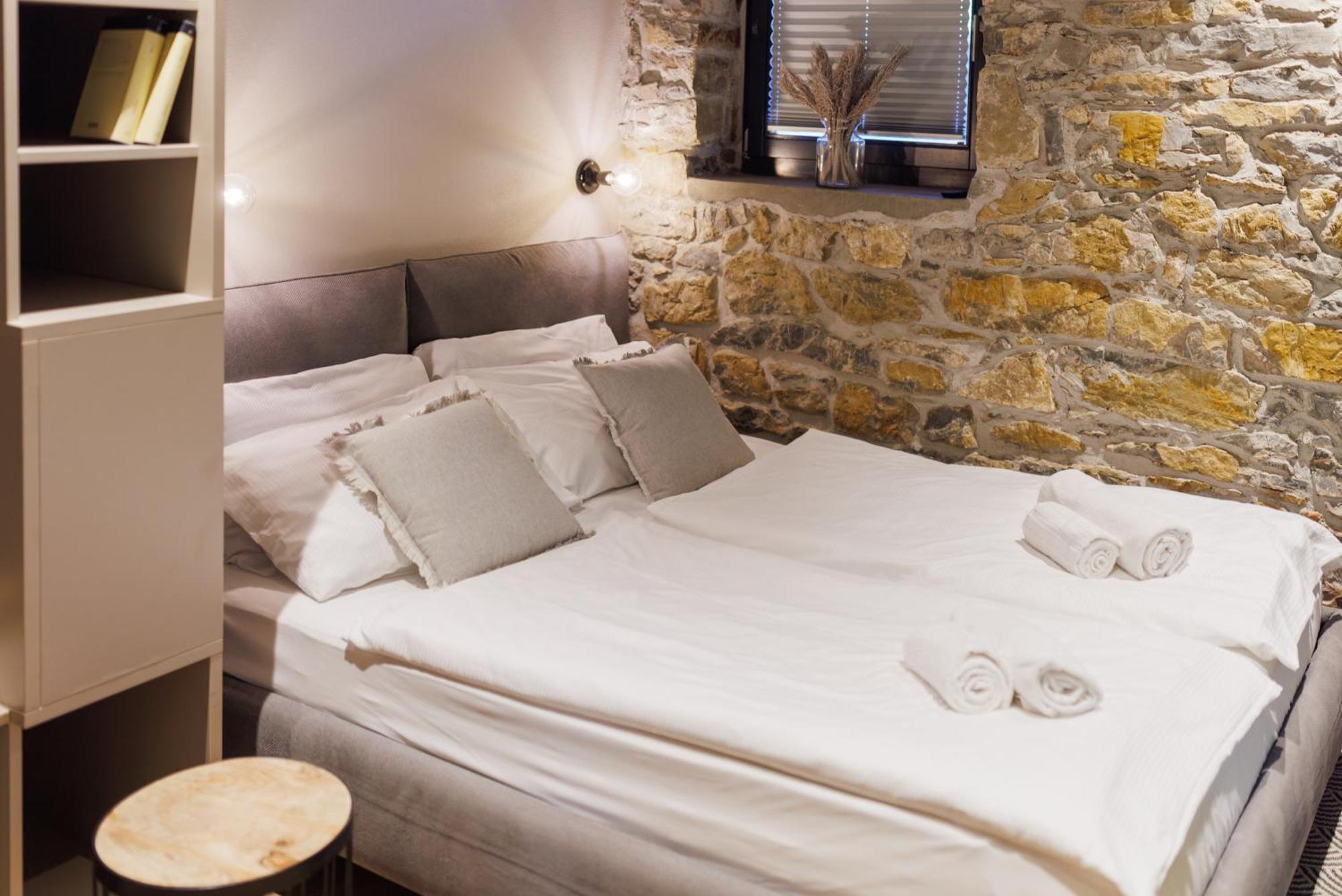 Vila Robida & Spa Crni Kal Экстерьер фото