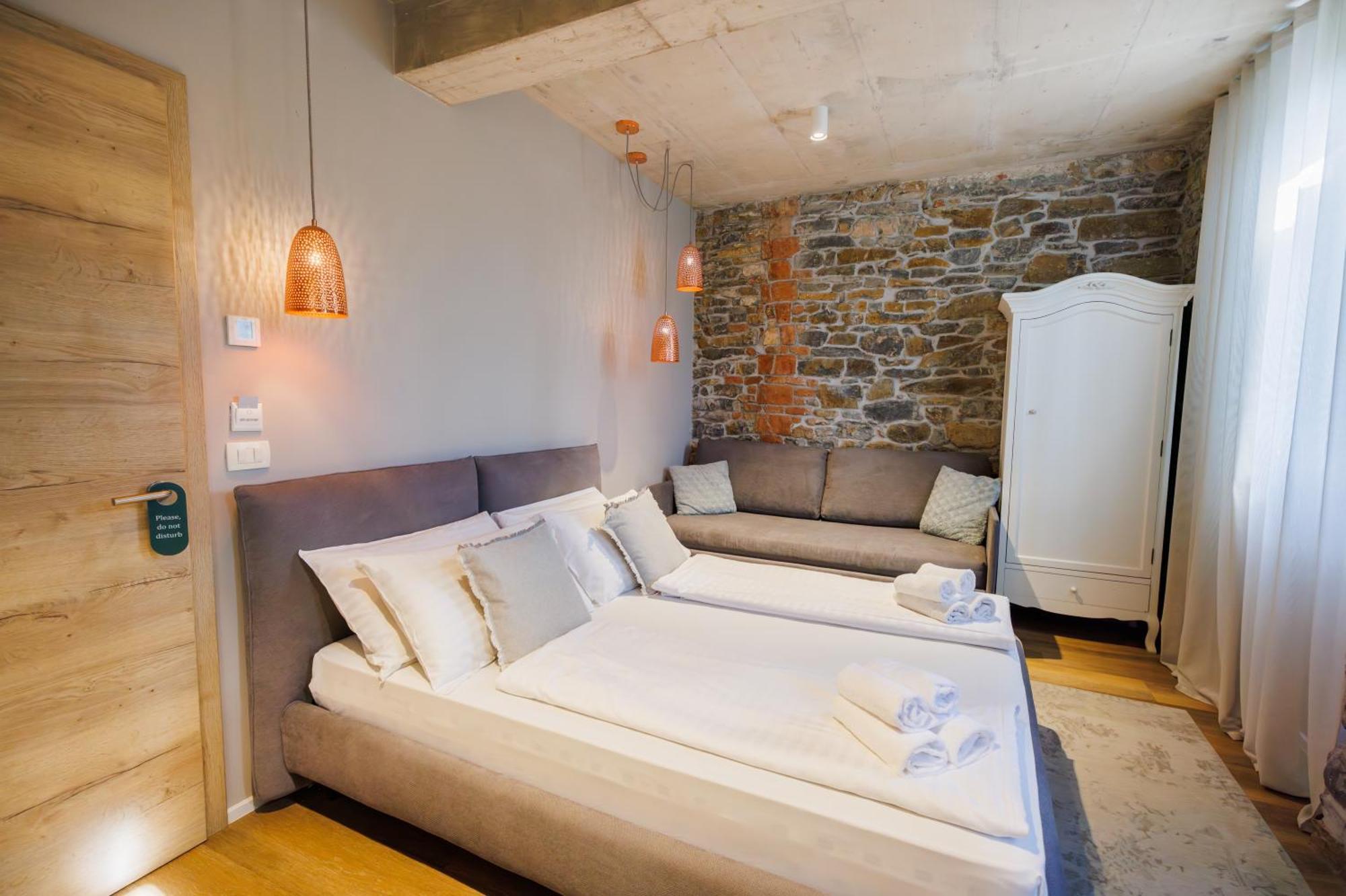 Vila Robida & Spa Crni Kal Экстерьер фото